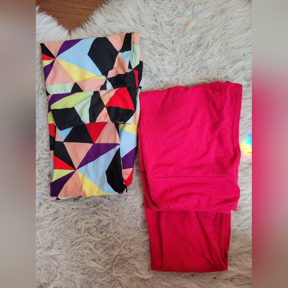 Used Lularoe Leggings Red and Geometric Bundle - Picture 1 of 3